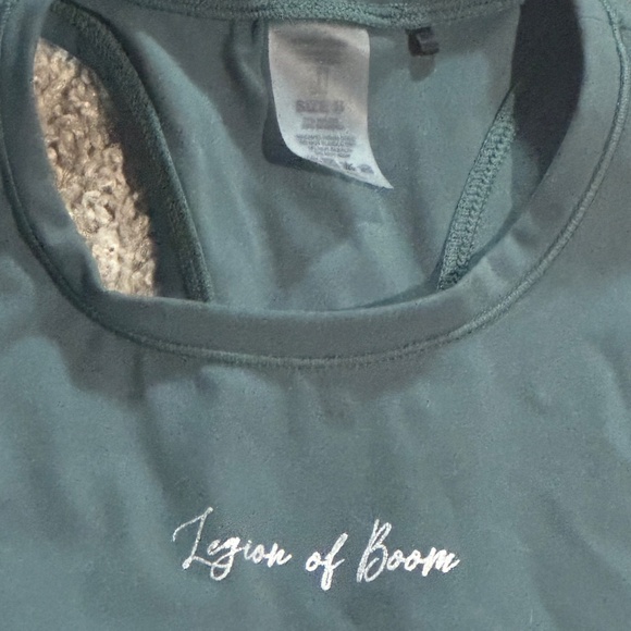 1st Phorm Tank - Picture 2 of 4